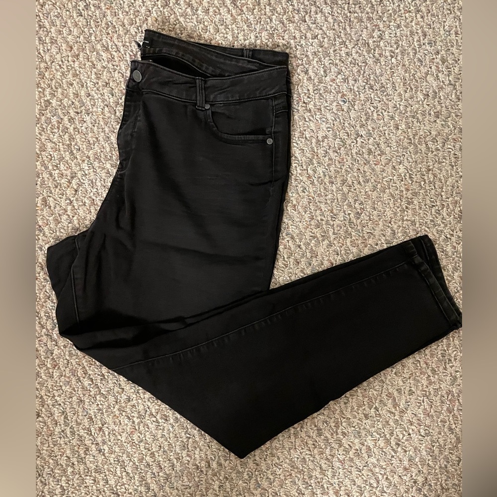 Black skinny jeans